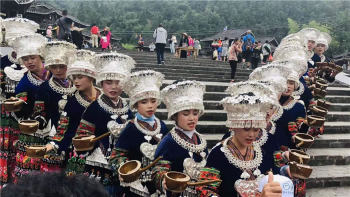 東風(fēng)基地綿陽(yáng)老兵重走長(cháng)征路～貴州西江站