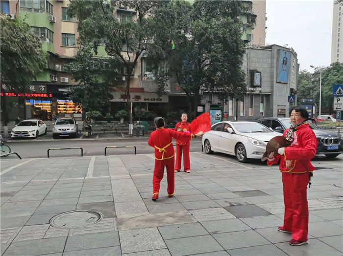 四川中青旅綿陽(yáng)分社、綿陽(yáng)市中旅假日旅行社、綿陽(yáng)自來(lái)文化傳播有限公司24H自助售貨服務(wù)盛大開(kāi)業(yè)